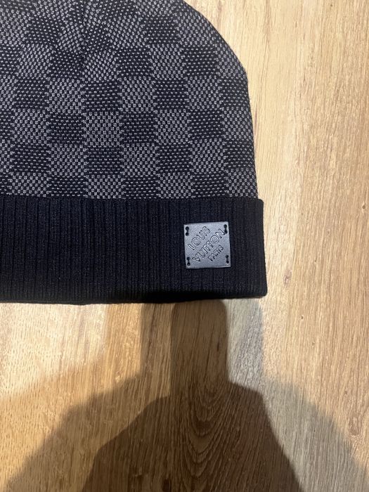 Czapka lv ciemno szara