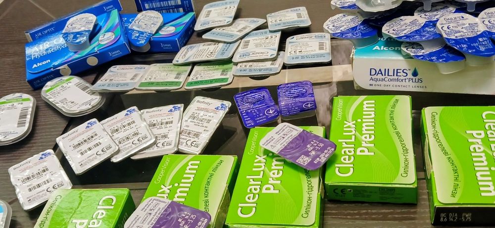Контактні лінзи розпродаж AirOptix Biofinity Optima Clear lux