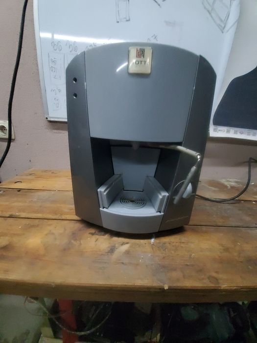 Кофеварка капсульная Totti caffe с капучинатором