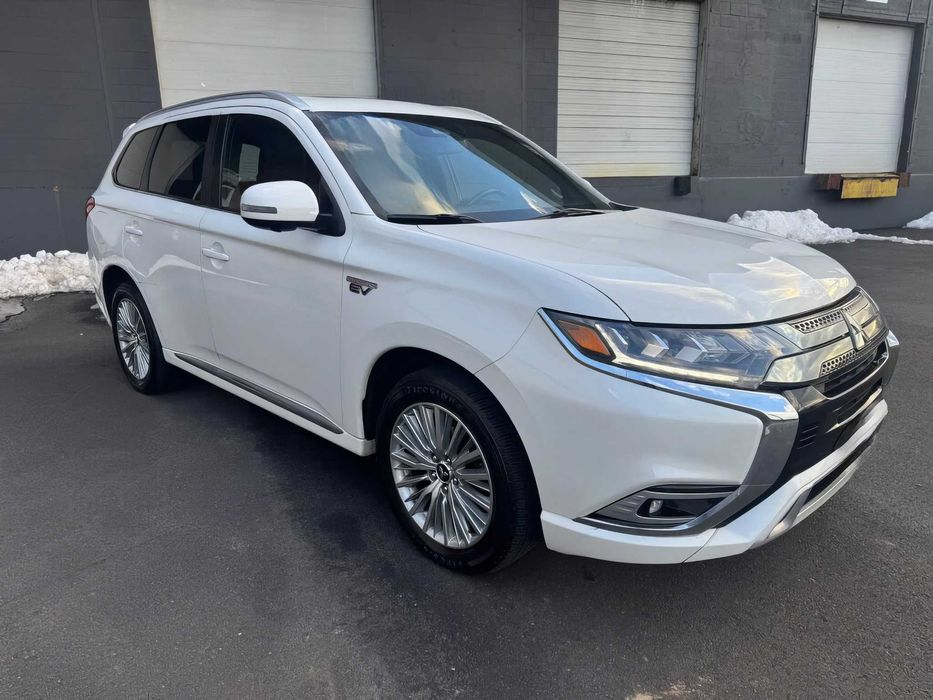 Mitsubishi Outlander      2019