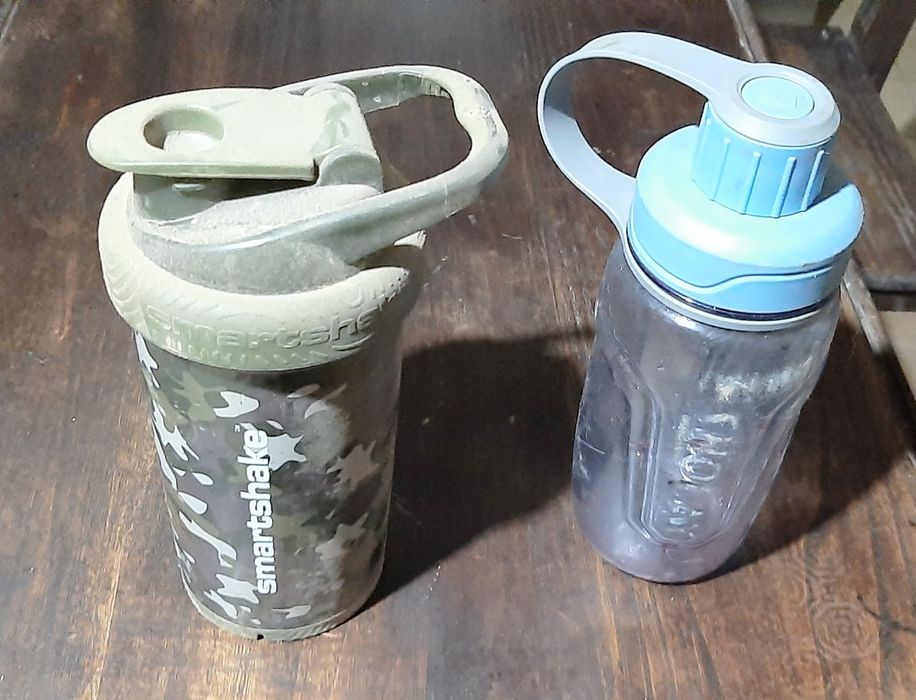 2 Garrafas para água 1 termo 1 açucareiro