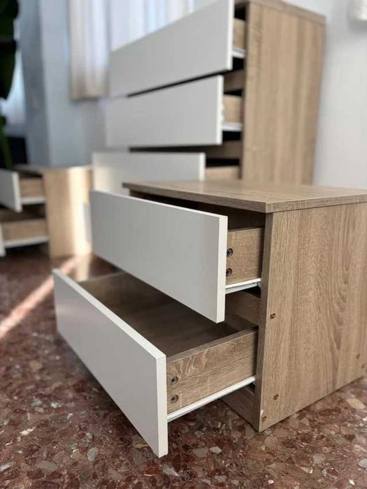 OFERTA! Uma cómoda e duas mesas de cabeceira
