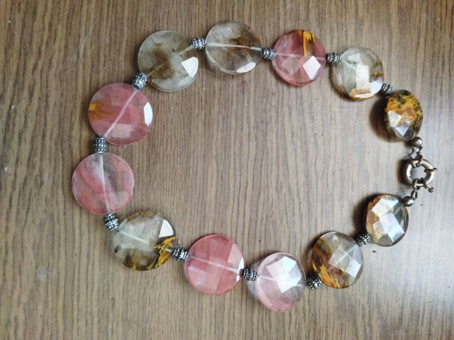 Продам бусы из натуральных камней аметист, нефрит, агат.