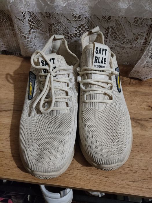 Продам красовки б/у