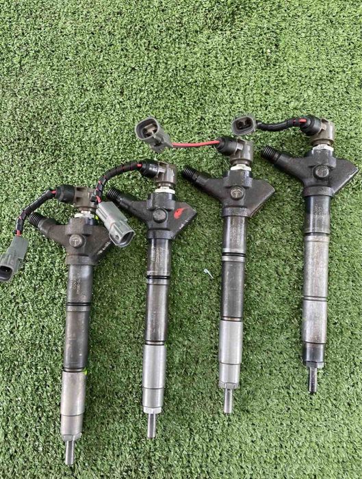 Форсунки Toyota Avensis RAV4 Auris Lexus is220 23670-26011 23670-26020