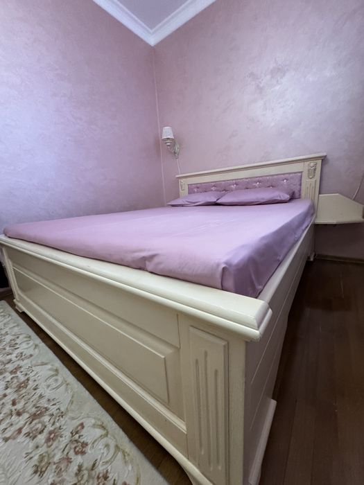 Продам ліжко з матрасом з натурального дерева. Ясень. Ручна робота.