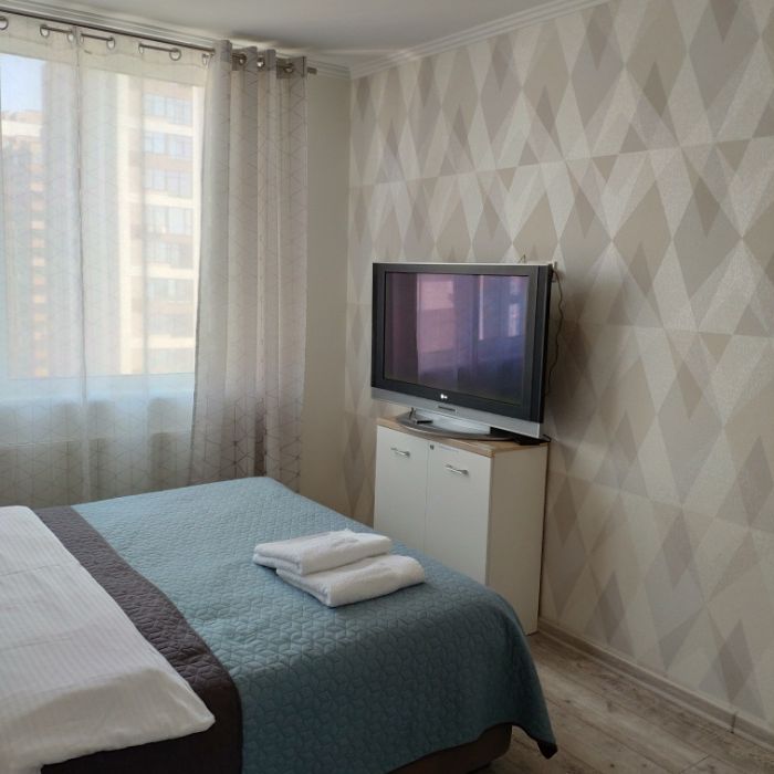 Посуточно ЖК Варшавський , Виноградарь - 1  кв-ра Люкс класу