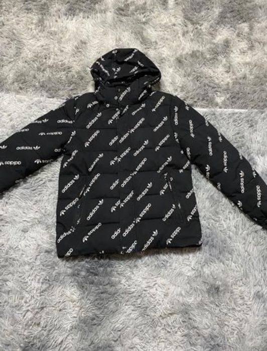 Продам демісезонну куртку на хлопчика (юніор)