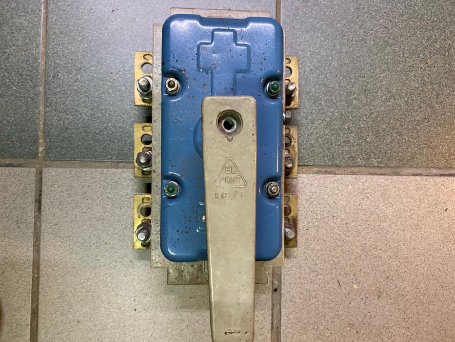 Wyłącznik izolacyjny trójfazowy RST 630A