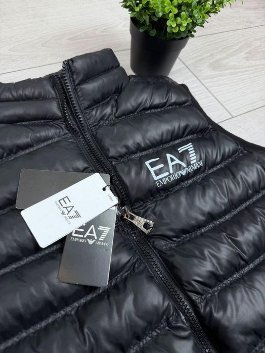 Жилетка Emporio Armani EA7 безрукавка емпоріо армані пуфер
