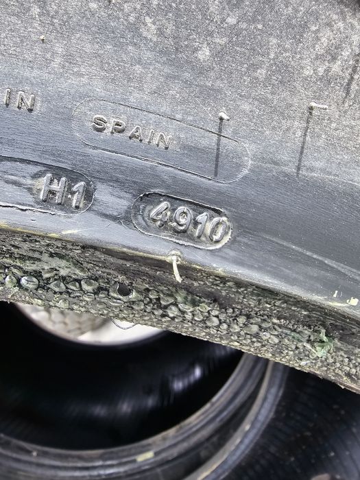 Opona 650/85/38r michelin