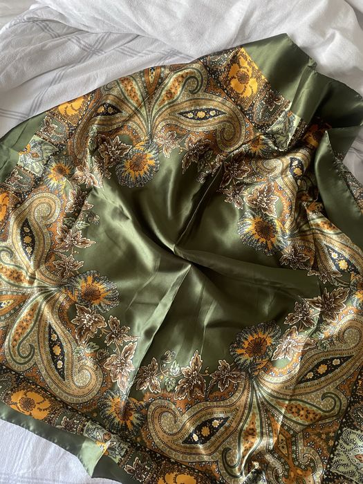 Lenço boho verde e dourado grande NOVO Shein
