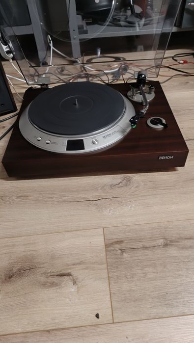 Gramofon Denon  DP  1200
