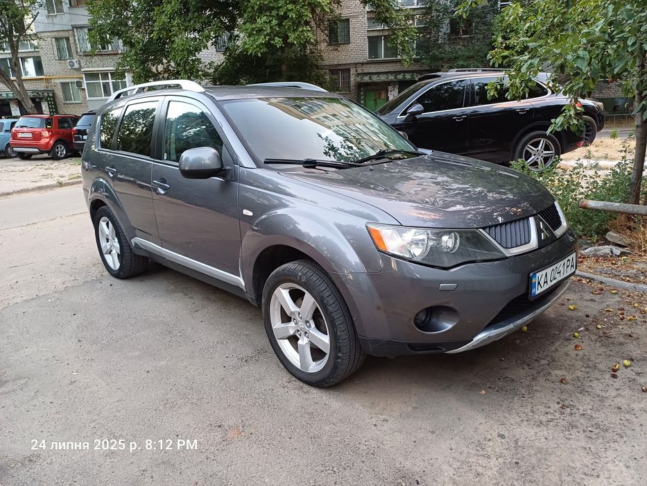 Продам мітсубісі оутлендер