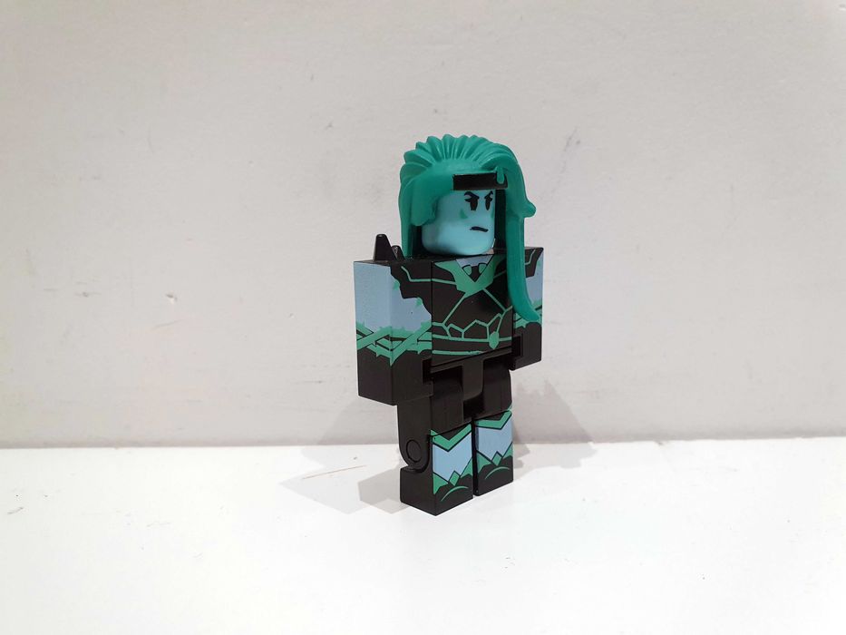 Jazwares Roblox Heroes of Robloxia figurka Dynamo