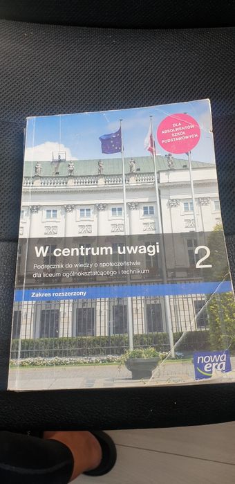 Podręcznik do WOS W centrum uwagi 1 i 2 maturalne karty pracy 1