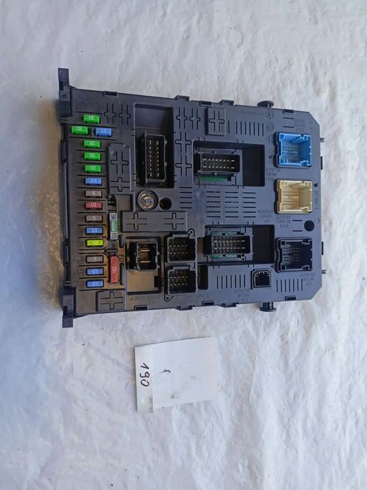 SKRZYNKA BEZPIECZNIKÓW MODUŁ BSI CITROEN PEUGEOT 967847688001