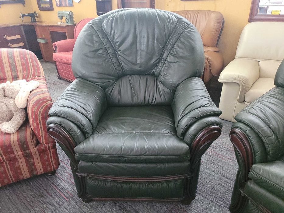 Sofás individuais em pele de cor verde - Muito bom estado