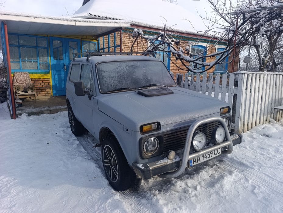 Продам ниву 2121