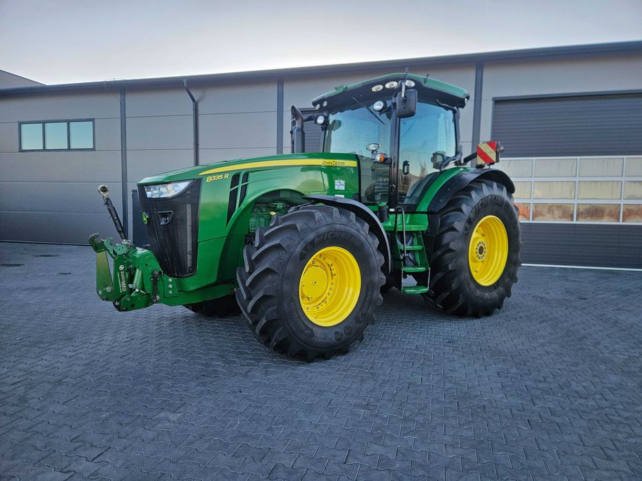 John Deere 8335R  / 8370R