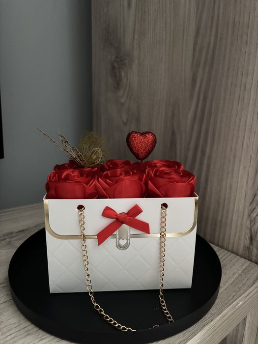 Box z wiecznych róż