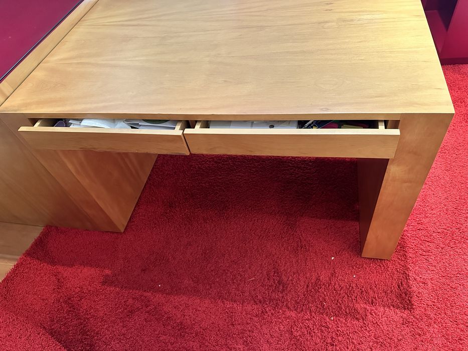 Mobiliário de escritório.
