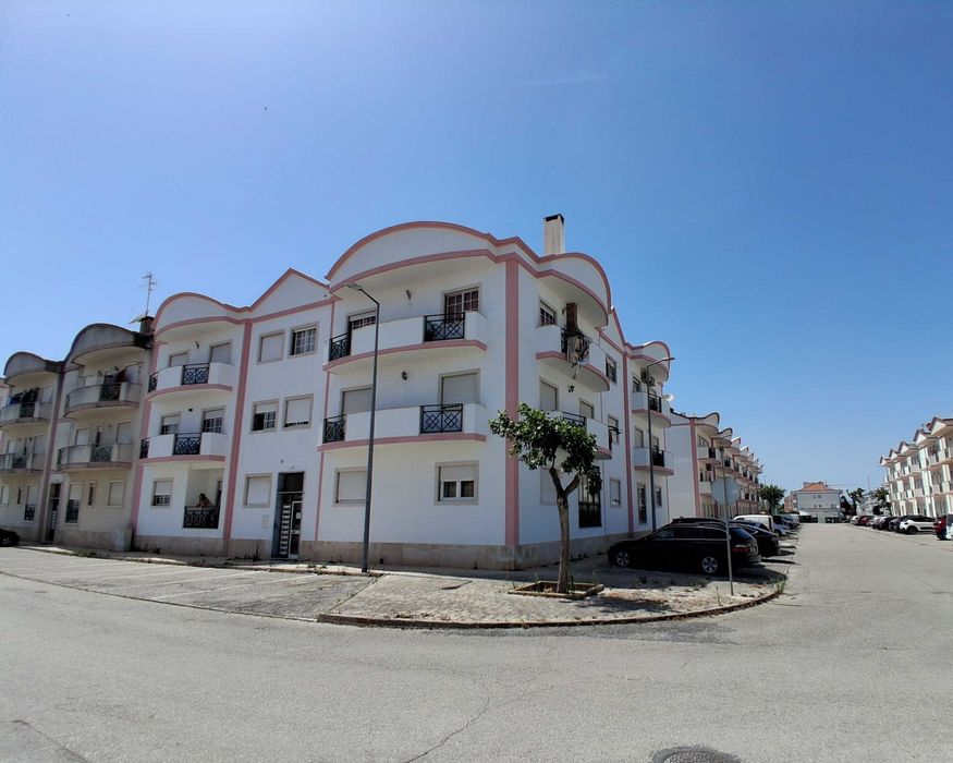 T3 Oportunidade em Samora Correia: Potencial e Sossego para a Sua Família