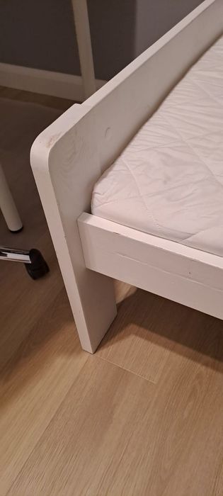 Łóżko 90x200 z materacem