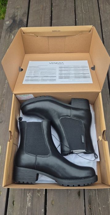 Venezia 25-02 buty damskie r. 39 nowe skóra jakość z suwakiem botki ws