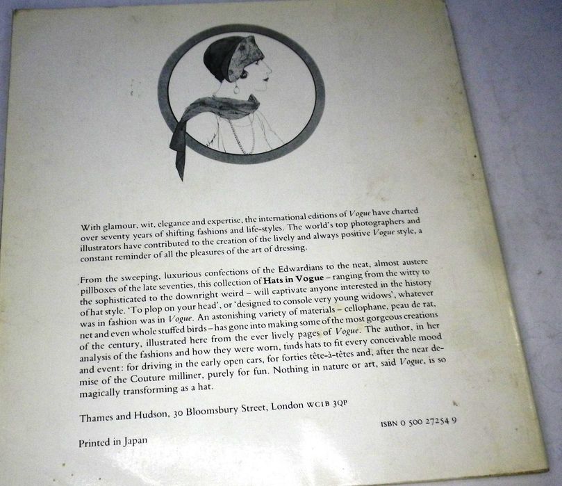Книга «Hats in Vogue Since 1910»_англ