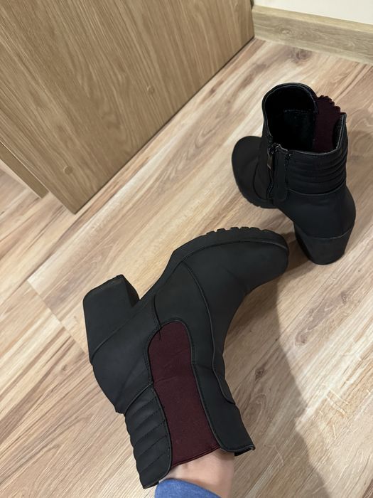 39 buty zimowe na obcasie czarne eleganckie piekne cieple