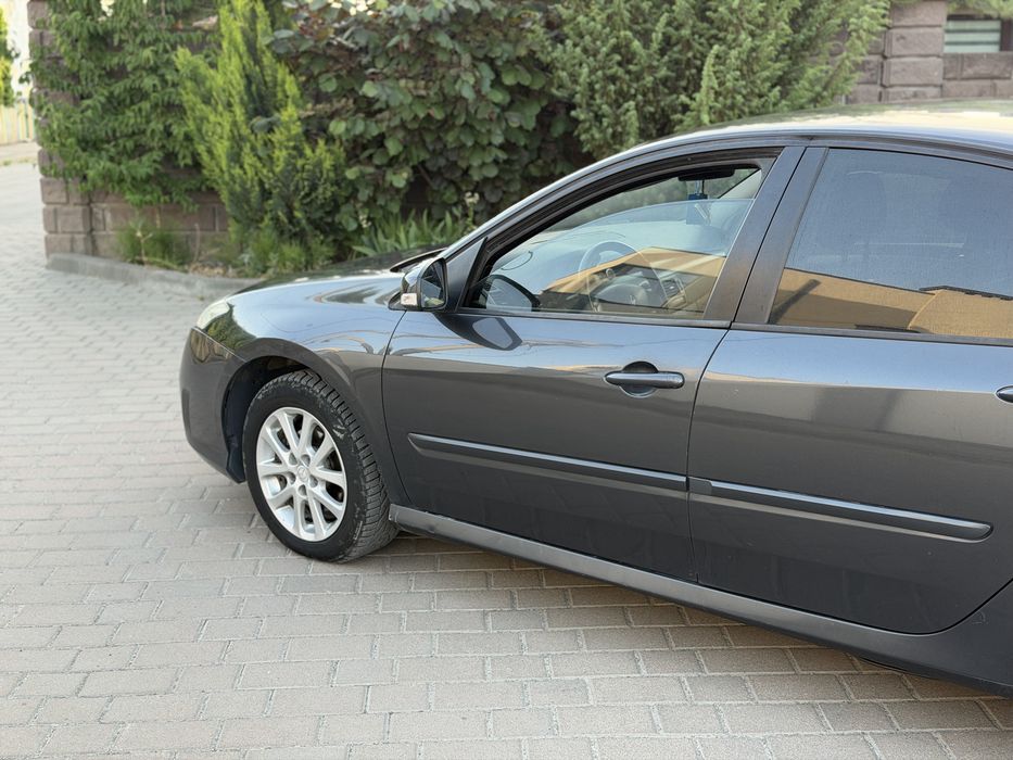 Renault Laguna III гарний стан, чудова техніка.