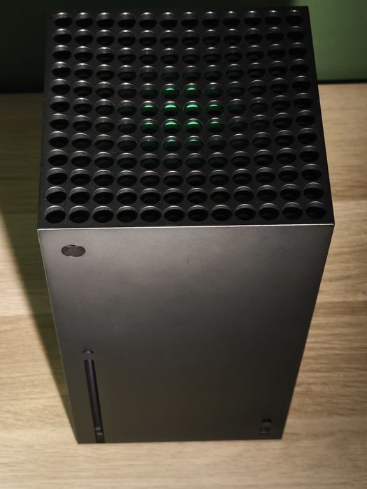 Xbox Series X 1TB + Comando Original (Como Nova)