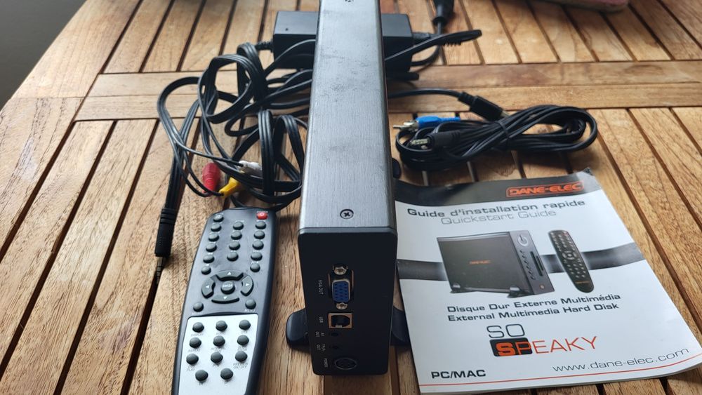 Caixa de Disco Externo de Multimédia