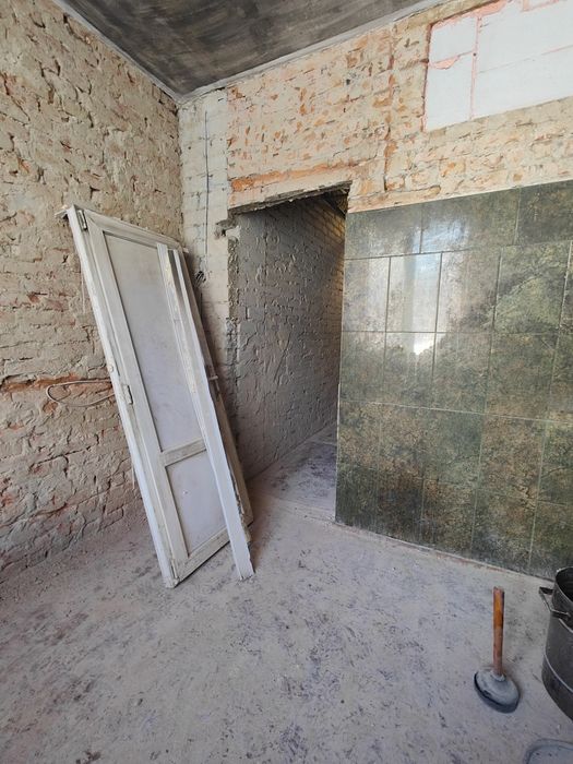 Продам 3 комнатная квартира Залютино. Рынок