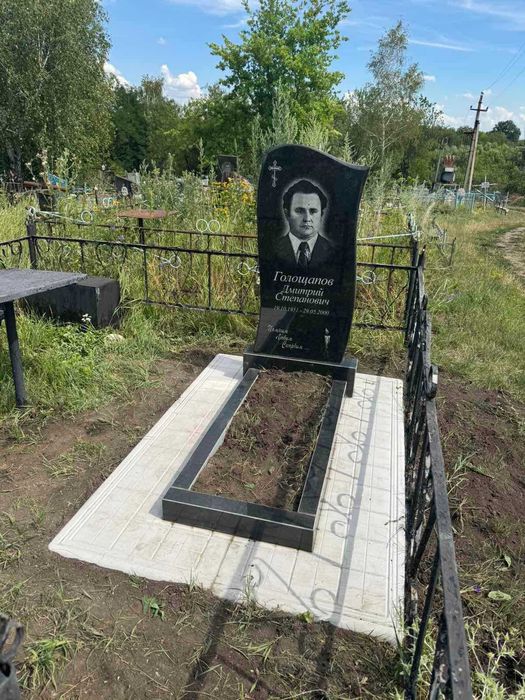Памятники 7550 грн Установка на противоусадочные плиты Гарантия 10 лет