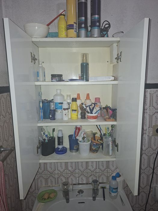 Vendo armário  para casa de banho