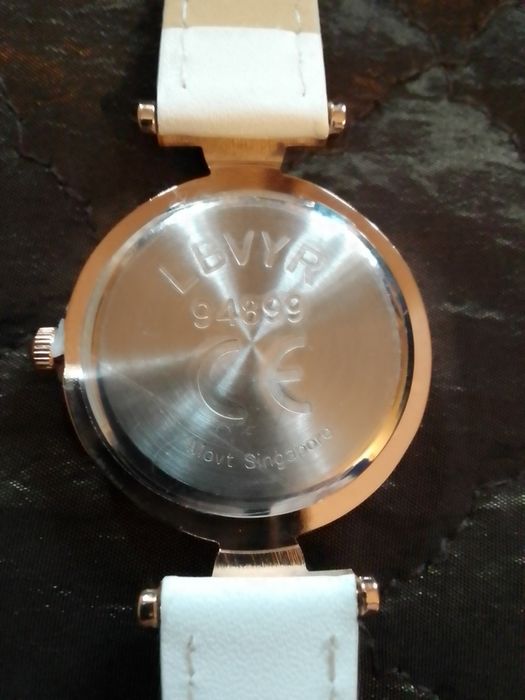 Часы наручные женские Новые