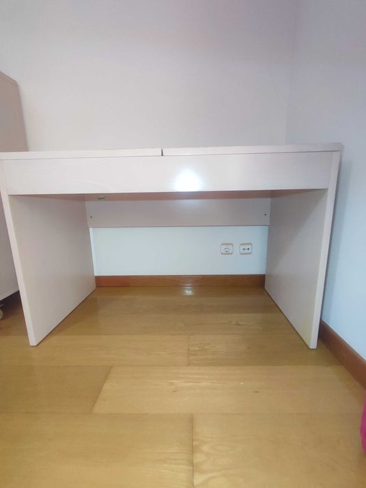 Secretaria para quarto