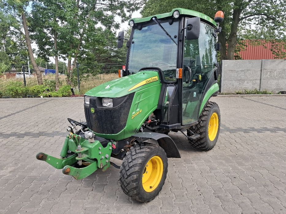 John Deere 2026R  zima ogrodniczy komunalny ciągnik sadowniczy traktor