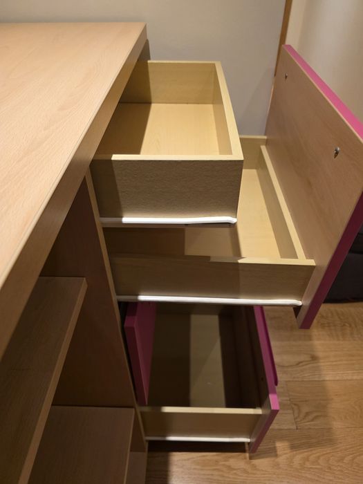 Móvel de quarto / cómoda com armário e gavetas – excelente arrumação