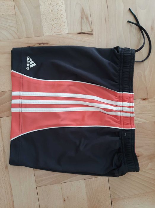 Krótkie spodenki Adidas rozmiar M