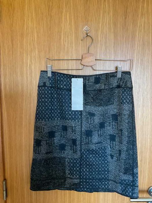 Saia de inverno, nova, cinzenta