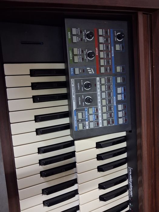Órgão Viscount  PCM BX20 midi (2 teclados e pedaleira)