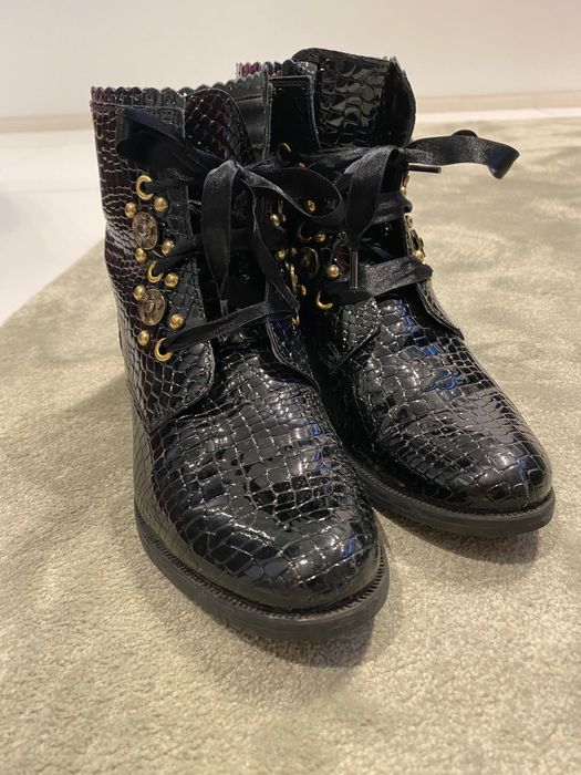 Botins de senhora pretos