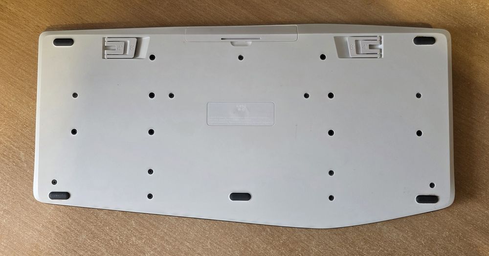 Продам бездротову клавіатуру Logitech K850