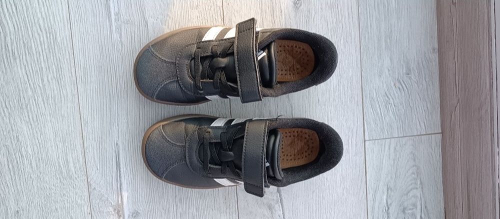 Кросівки снікерси adidas 30