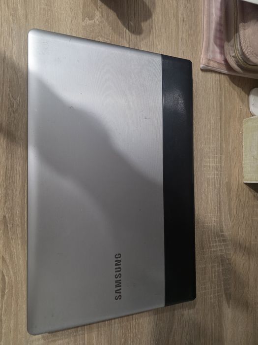 Laptop samsung NP300E5A