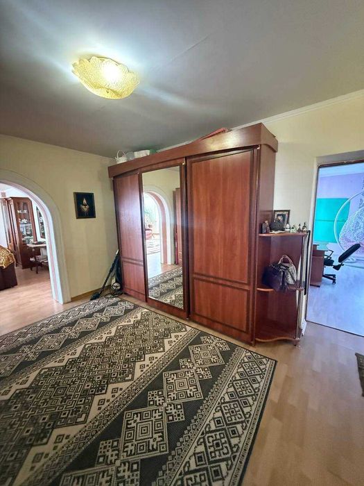 Здається в оренду простора 3-кімнатна квартира. Вул. Чорновола 101