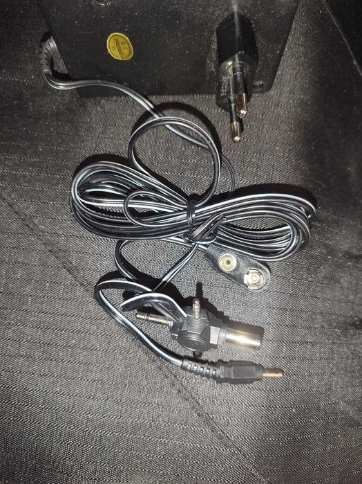 Universal AC/DC Adapter447445760046551044